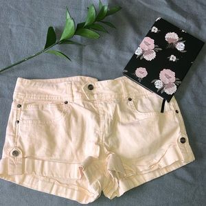 💛Peach colored jean shorts